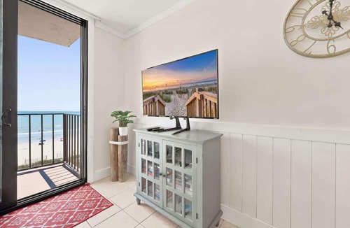 Crescent Beach Condo | Oceanfront in Heart of N Myrtle Beach with Pool