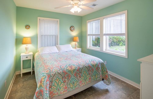 Folly Beach Apartment | Folly Beach/Oceanfront/Easy Walking Distance to Restaurants/Shop/Pier