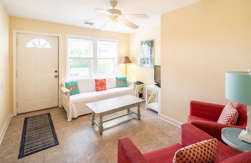 Folly Beach Apartment | Folly Beach/Oceanfront/Easy Walking Distance to Restaurants/Shop/Pier