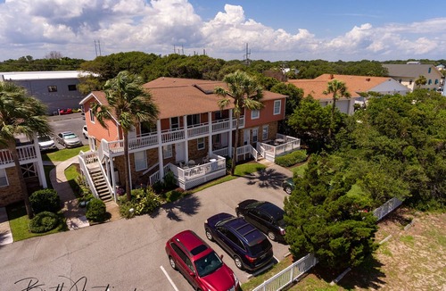 Isle of Palms Condo | #109 Heart of IOP 1st Fl Studio 4 Min Walk 2 Beach