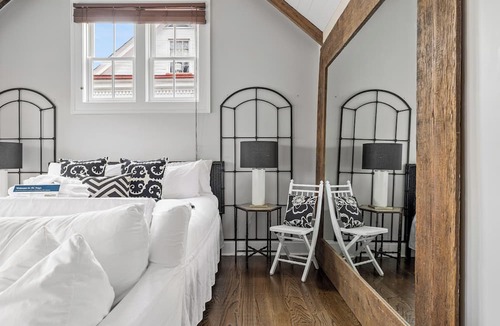 Cannonborough Elliotborough Apartment | Honeymoon Paradise | The Tango