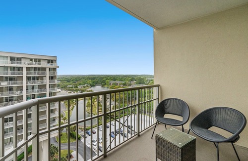 Arcadian Shores Apartment | Royale Palms 14022H Oceanview Studio in Kingston