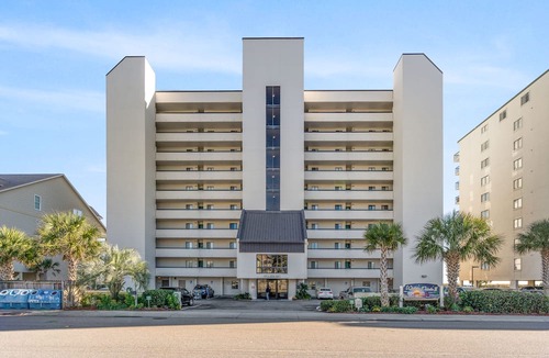 Windy Hill Condo | Beautifully decorated oceanfront condo + Free Attraction Tickets!