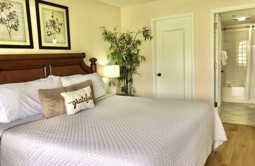 Arcadian Shores Condo | $150 activities - E-gift card when you book -Only Steps to the Beach | Floor w Private Entry| AH115