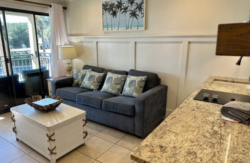 Hilton Head Island Condo | Barefoot Bungalow! Ocean View Couple’s Retreat