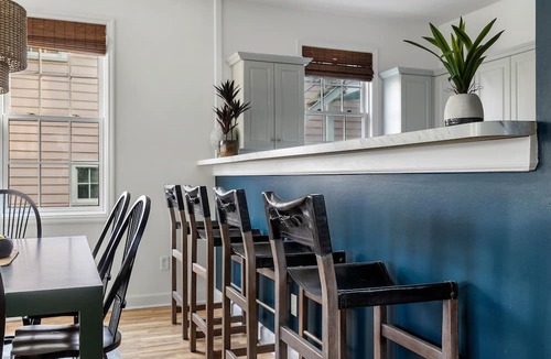 Cannonborough Elliotborough Apartment | Cozy! | Blocks to King St | Dreamcatcher Suite A