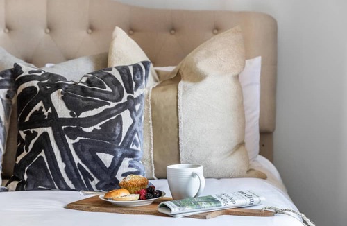 Downtown Charleston Apartment | Walk Everywhere! Near Marion Square & King Street's Best Restaurants + Shops