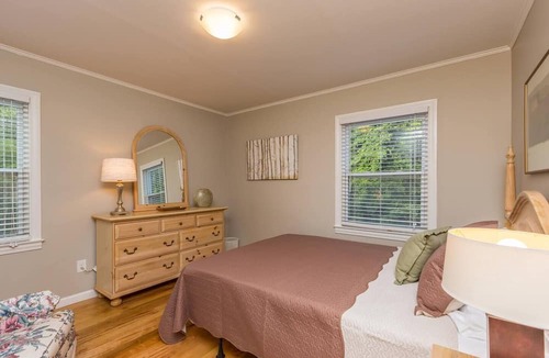 Winston - Salem Apartment | Renovated 1BR Apartment Steps from WFU Hospital