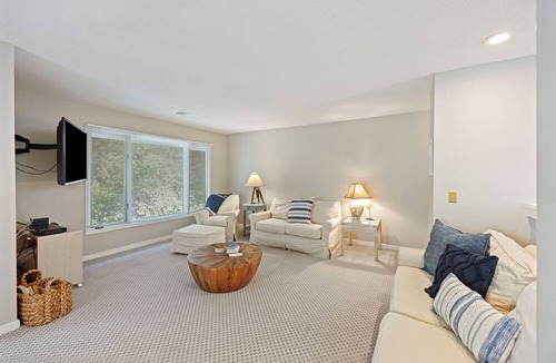 West Beach Village Condo | Awesome Kiawah 3 bedroom Condo- 5 MINUTES to BEACH!