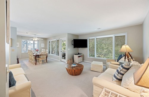 West Beach Village Condo | Awesome Kiawah 3 bedroom Condo- 5 MINUTES to BEACH!