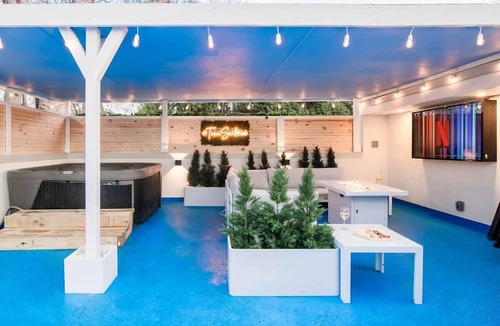 Charlotte House | 50% Off! End Summer Right! Pool + Sauna + Hot Tub