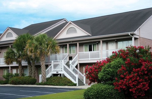 Surfside Beach Resort | Myrtle Beach | Romantic Golf Retreat | Pool + Golf