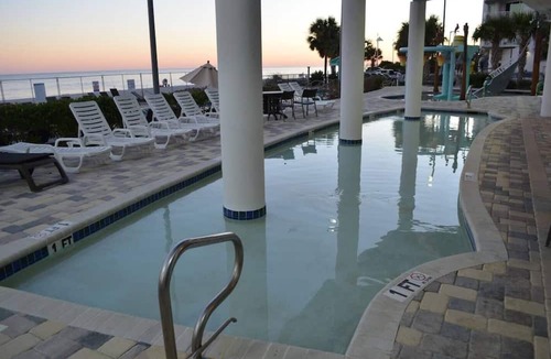 Downtown Myrtle Beach Condo | Stunning Oceanfront King Suite at Oceans One Resort 17th Floor