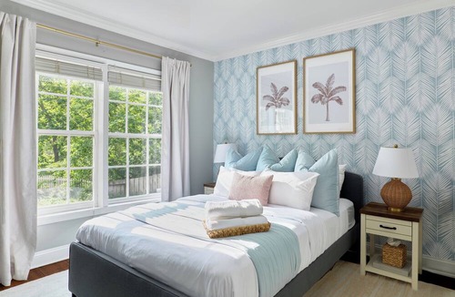 Villa Heights House | Palm Rose inspired 2Br Home Near NoDa & Uptown + Quiet Area and Sleeps 4