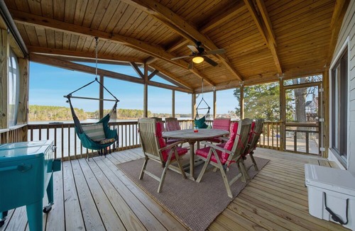 Leesville House | Lake Murray retreat set on a point with deep water - Bring your boat.