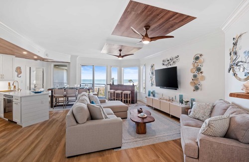 North Forest Beach Villa | SeaCrest 2512 Stunning View, Walk to Coligny Shops & Restaurants