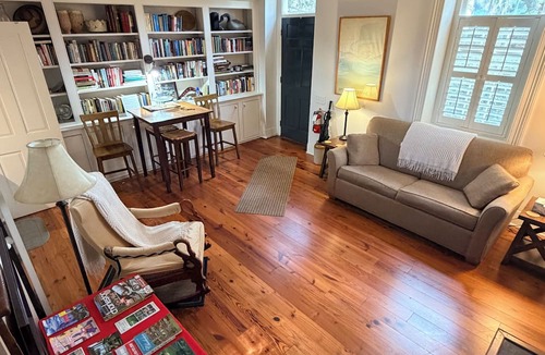 South of Broad Apartment | Historic Downtown Charleston area - 2 bedroom and 2 bathroom apartment