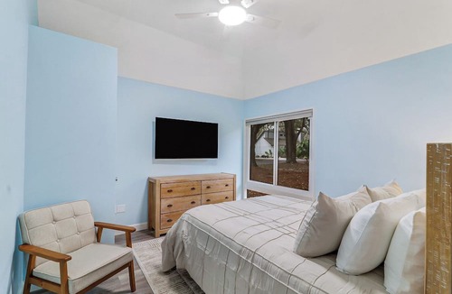 Lawton Woods House | Pet Friendly Sea Pines Retreat