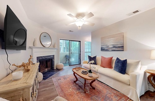 Scanlonville Condo | Stylish dog friendly, ground-floor getaway with pool, washer/dryer, & AC