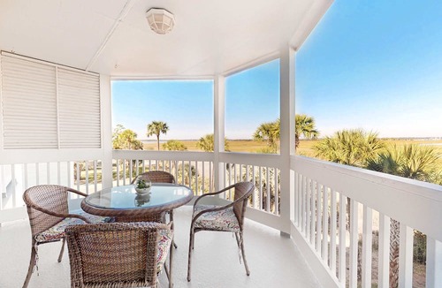 Folly Beach Condo | Marsh-view condo with on-site pool, tennis, & private balcony