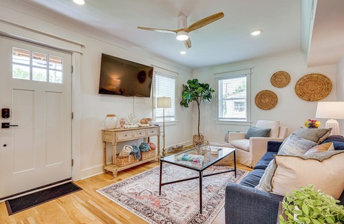 Charleston Apartment | Dtwn Retreat w/Game Room! Walk to Hampton Park