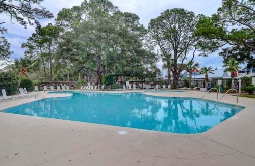 South Beach Condo | 1691 Bluff Villa @ Sea Pines | Walk to South Beach | Tennis, Pickleball & Golf