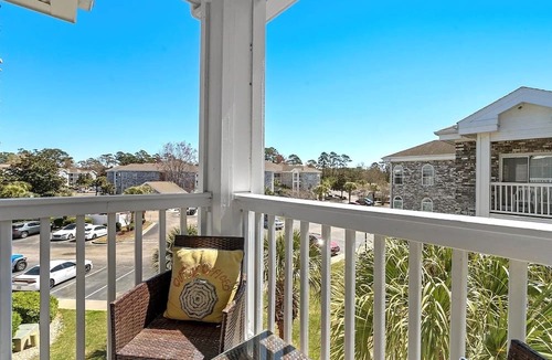 Central Myrtle Beach Apartment | Bright & Cozy Myrtlewood Condo- One Mile to Beach & Broadway with Pools and Golf