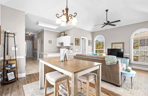 Central Myrtle Beach Apartment | Bright & Cozy Myrtlewood Condo- One Mile to Beach & Broadway with Pools and Golf