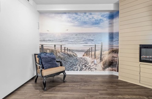 Downtown Myrtle Beach Condo | Luxury 1BR suite with stunning ocean views, private balcony, full kitchen, resort amenities, and the convenience of in‑unit washer/dryer—directly beachfront! Perfect for couples, families, and everyone who loves waking up to the sound of the waves.