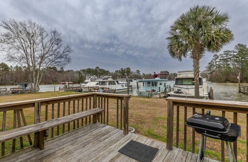 Eutawville Cabin | Lakefront Boathouse with Private Dock & Lake Views in Eutaw Springs, South Carolina