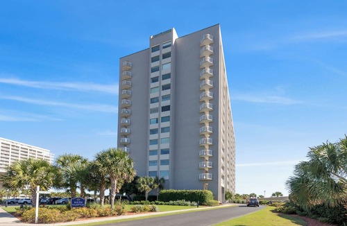 Arcadian Shores Condo | Kingston South Hampton 203 - 2 BD Oceanview Condo