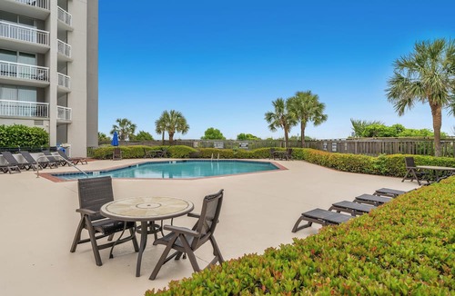 Arcadian Shores Condo | Kingston South Hampton 203 - 2 BD Oceanview Condo