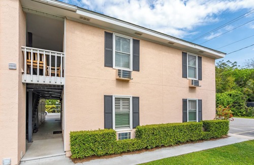 Sullivan's Island Condo | Sullivans Island condo, centrally located, near beach & more - 20 Island House