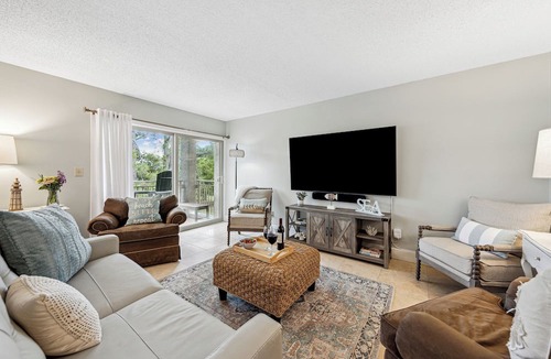 South Beach Condo | 1732 Bluff Villa @ Sea Pines | Scenic Views | Pool | 5-min to South Beach