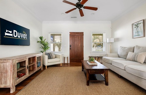 Mount Pleasant Apartment | Loco Bungalow! | Shem Creek Neighborhood