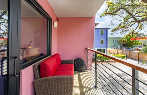 Folly Beach Hotel | Boutique Vera Hotel Room 201: King Room in the Heart of Folly Beach