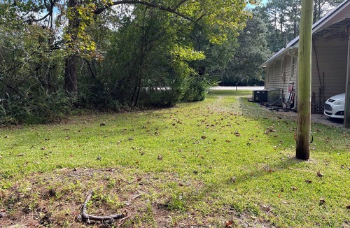 Pawleys Island House | Cute cottage in Pawleys with 2 queen beds and 2 full baths that allow pets!