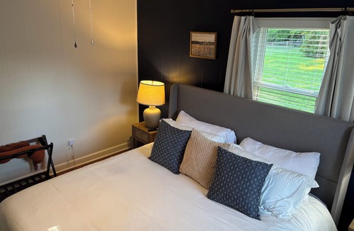 Siler City House | 2 bedroom, 1 bath, remodeled 1945 cottage, 1000sq.ft. Two new LUX KING size beds