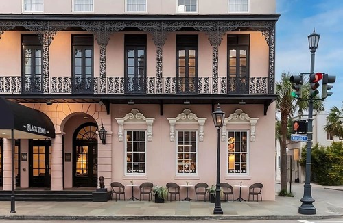Charleston Historic District Hotel | In the Heart of Downtown Charleston! Walk to King Street, w/Outdoor Pool