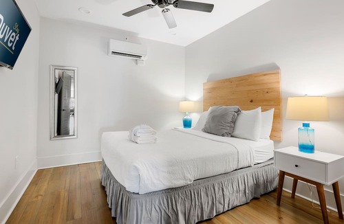 Downtown Charleston Apartment | Retreat on King Street | Ashley Suite