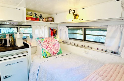 Tybee Island Cottage | Couples Retreat with POOL + FREE Bikes & Golf Cart + Stroll to Beach