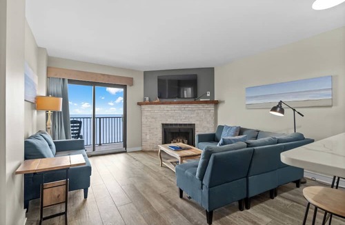 Cherry Grove Beach Condo | BEAUTIFUL OCEANFRONT PENTHOUSE.