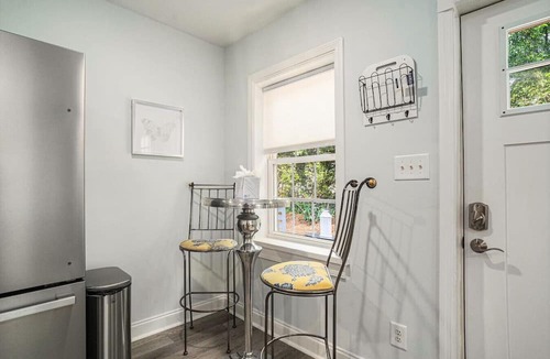 North Charleston Apartment | The Justice Jewel - 1BR/1BA Park Circle Retreat!