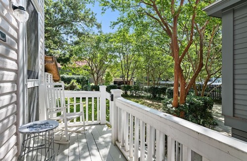 Harleston Village Apartment | Walk Everywhere Downtown - 1bed/1bath Charleston Retreat - Dining & Nightlife