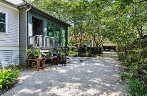 Harleston Village Apartment | Walk Everywhere Downtown - 1bed/1bath Charleston Retreat - Dining & Nightlife