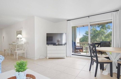 Harbour Town Apartment | Updated 3BR Sea Pines-New Furnishings-Sleeps 8-Pool - 887 Ketch Court