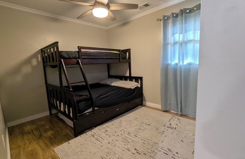 Camden Cottage | Charming 2-bedroom cottage with AC, WiFi in lovely Camden