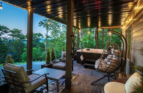 Wintergreen House | Posh Family Fun+Wellness Hot Tub, Massage Chr, Sauna, 4 Outdoor Areas GameRoom
