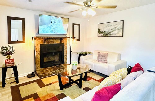 Pineville House | Cozy and Charming House
