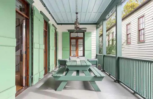 Cannonborough Elliotborough Apartment | The Blue Chip | Large Veranda | Al Fresco Dining